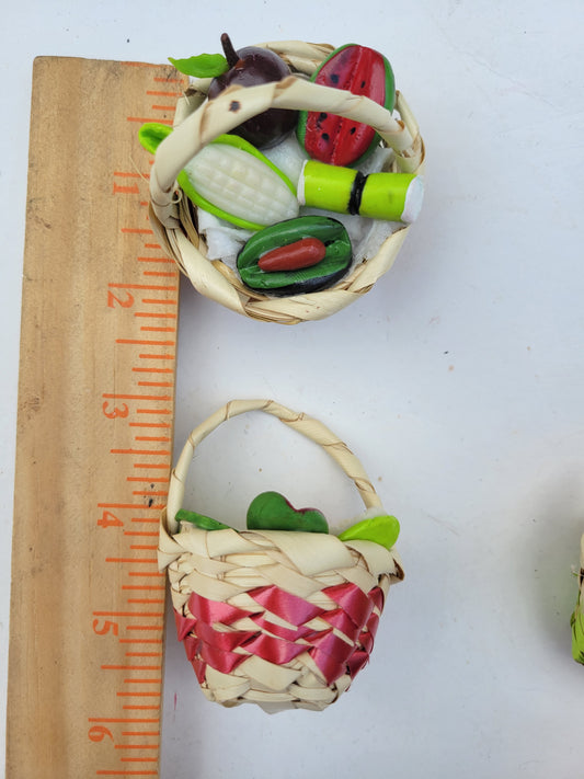 Canasta con verduras y frutas